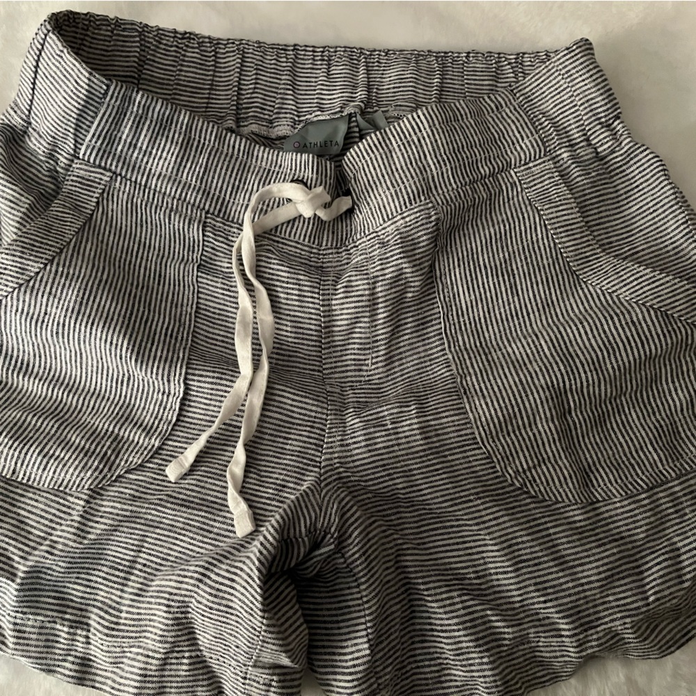 Athleta pin striped shorts size 2